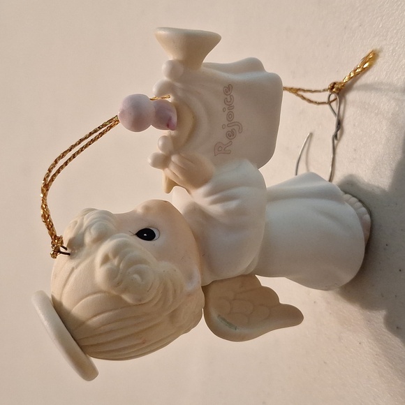 Precious Moments trumpet blower ornament - Picture 2 of 4